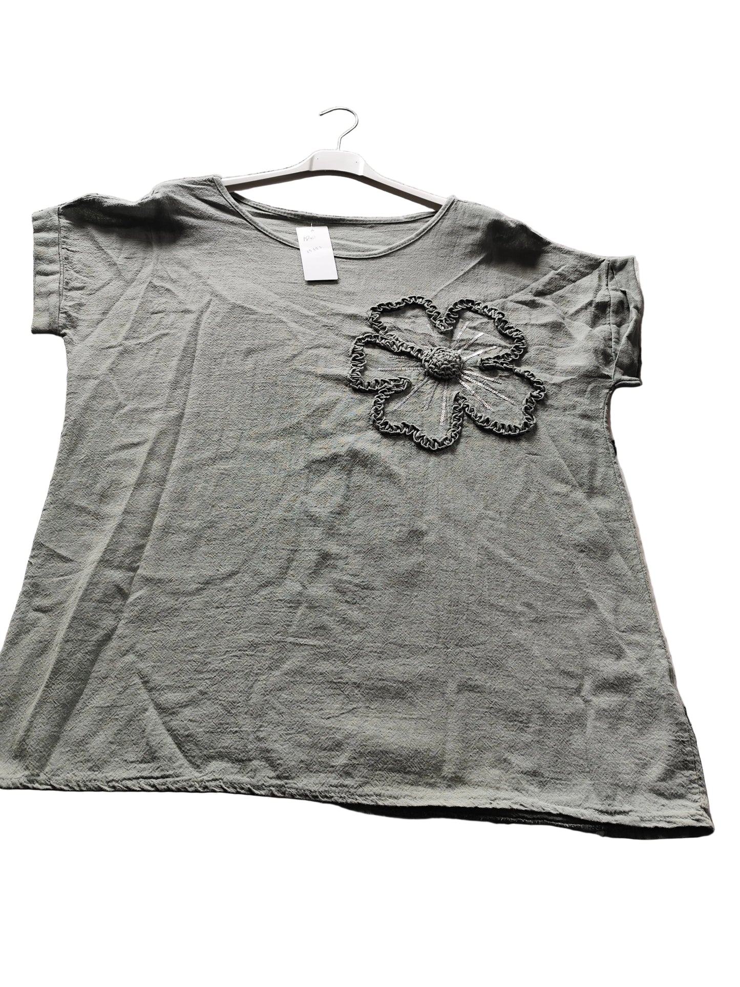 Blouse légère à motif fleur brodée – Style bohème chic