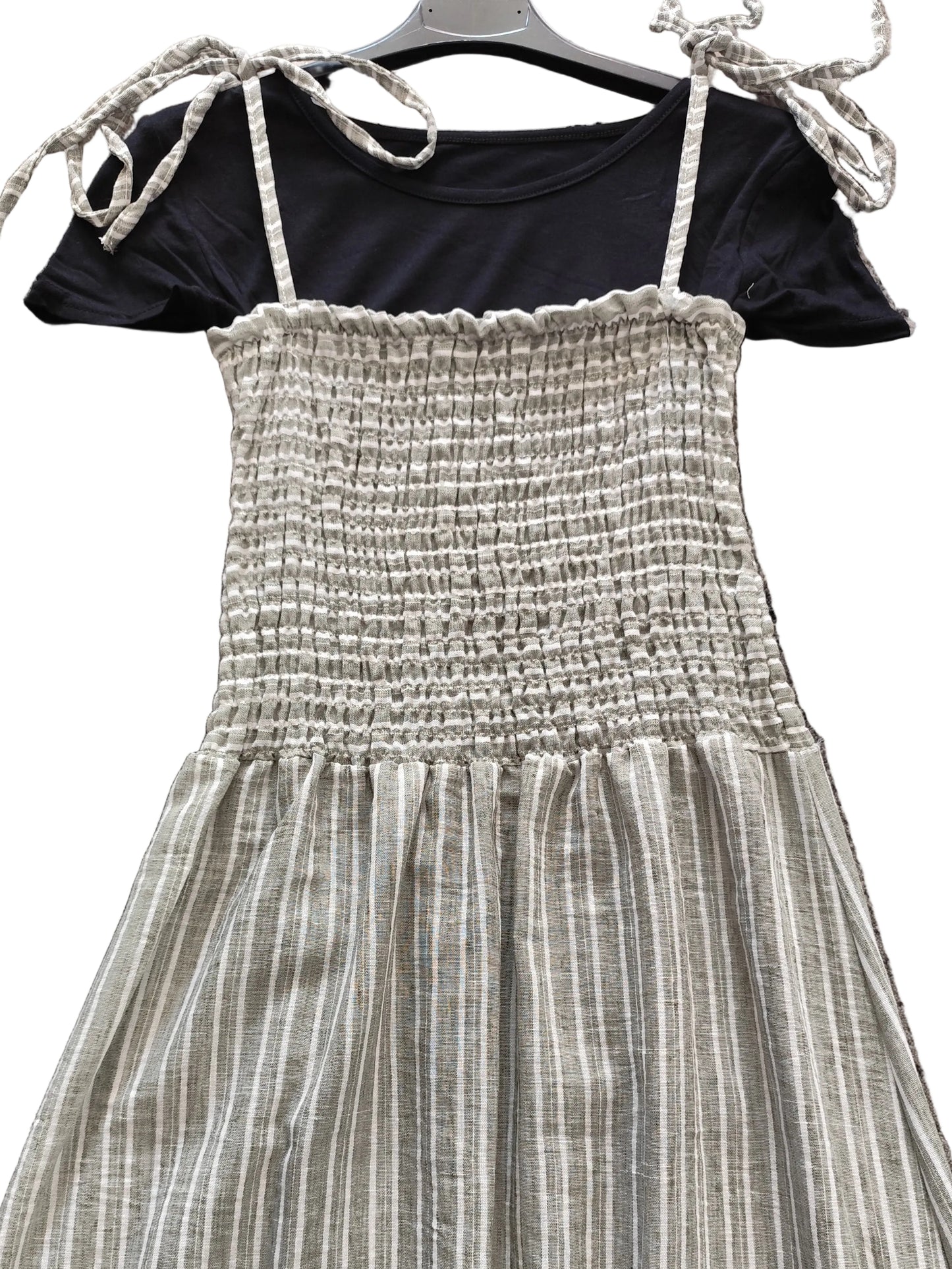 Ensemble 2-en-1 : Robe Longue à Rayures & T-shirt Blanc/noir