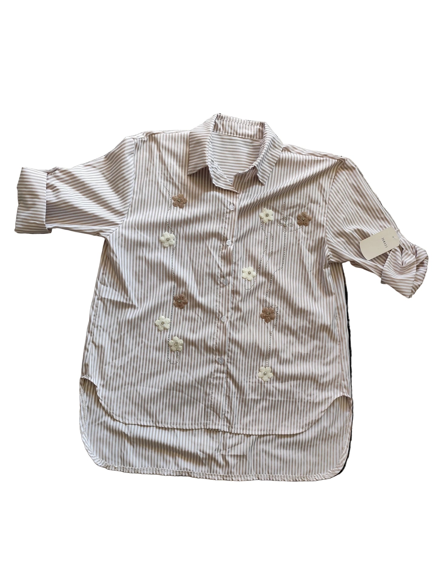 Chemise Longue Rayée à Broderies Florales – Style Bohème Chic