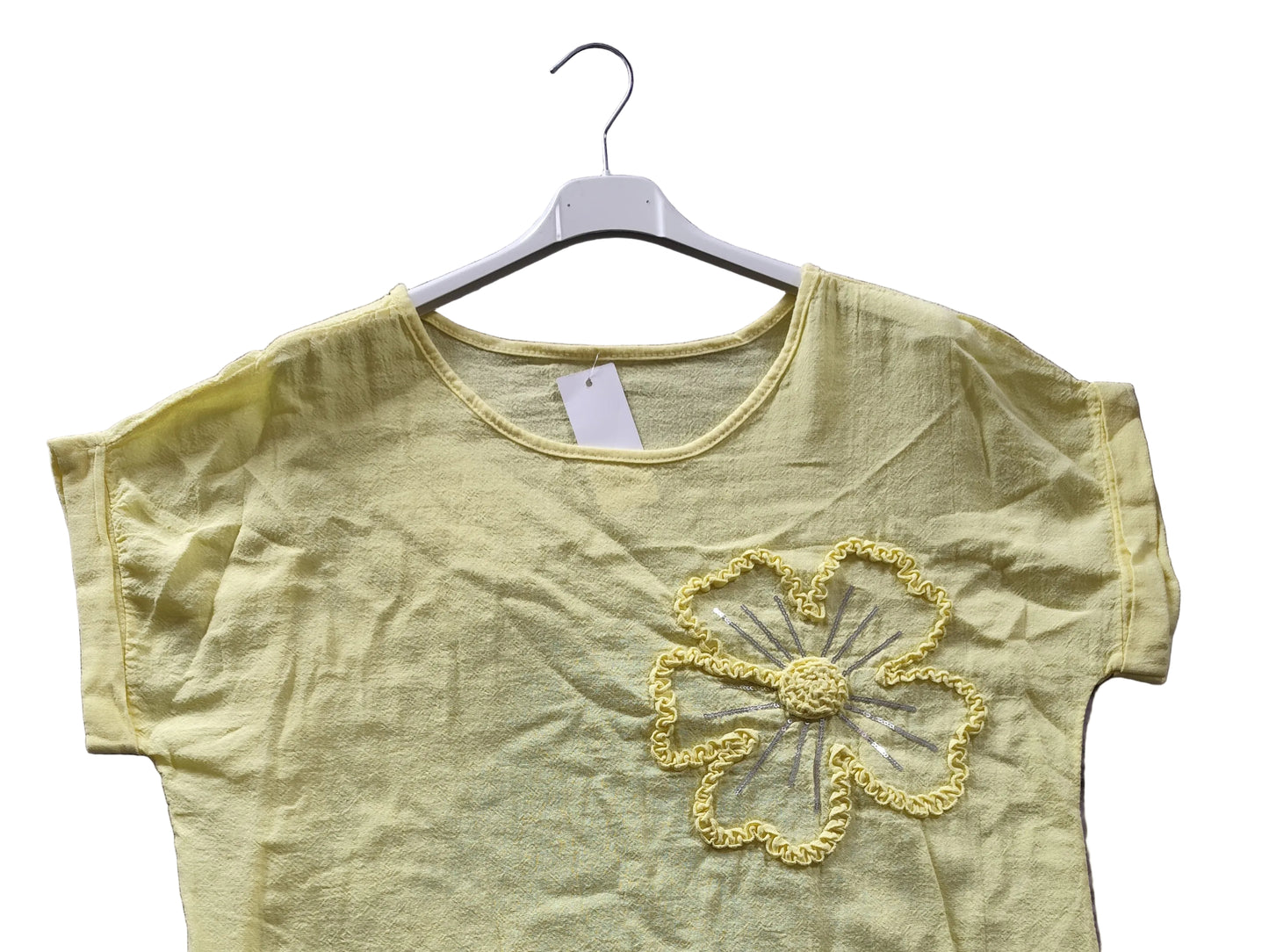 Blouse légère à motif fleur brodée – Style bohème chic