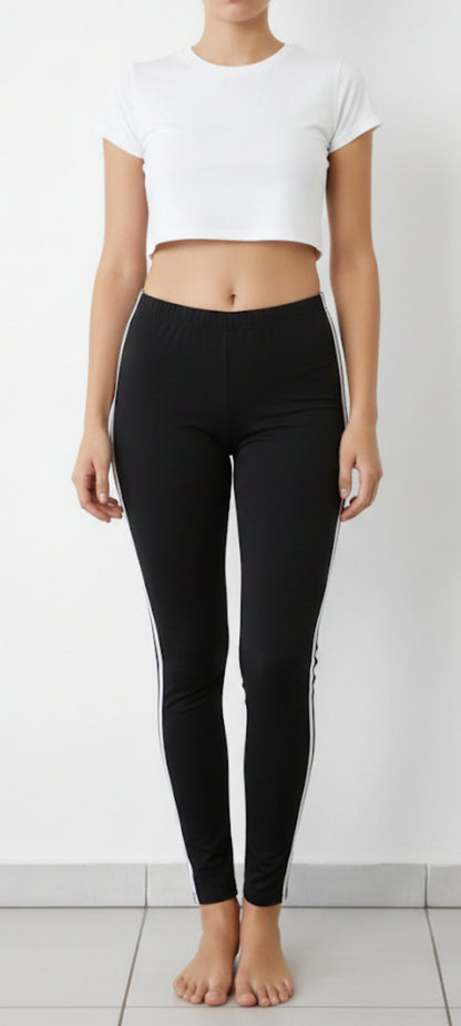 Legging Sport & Lifestyle – Noir à Bandes Latérales Blanches ✨