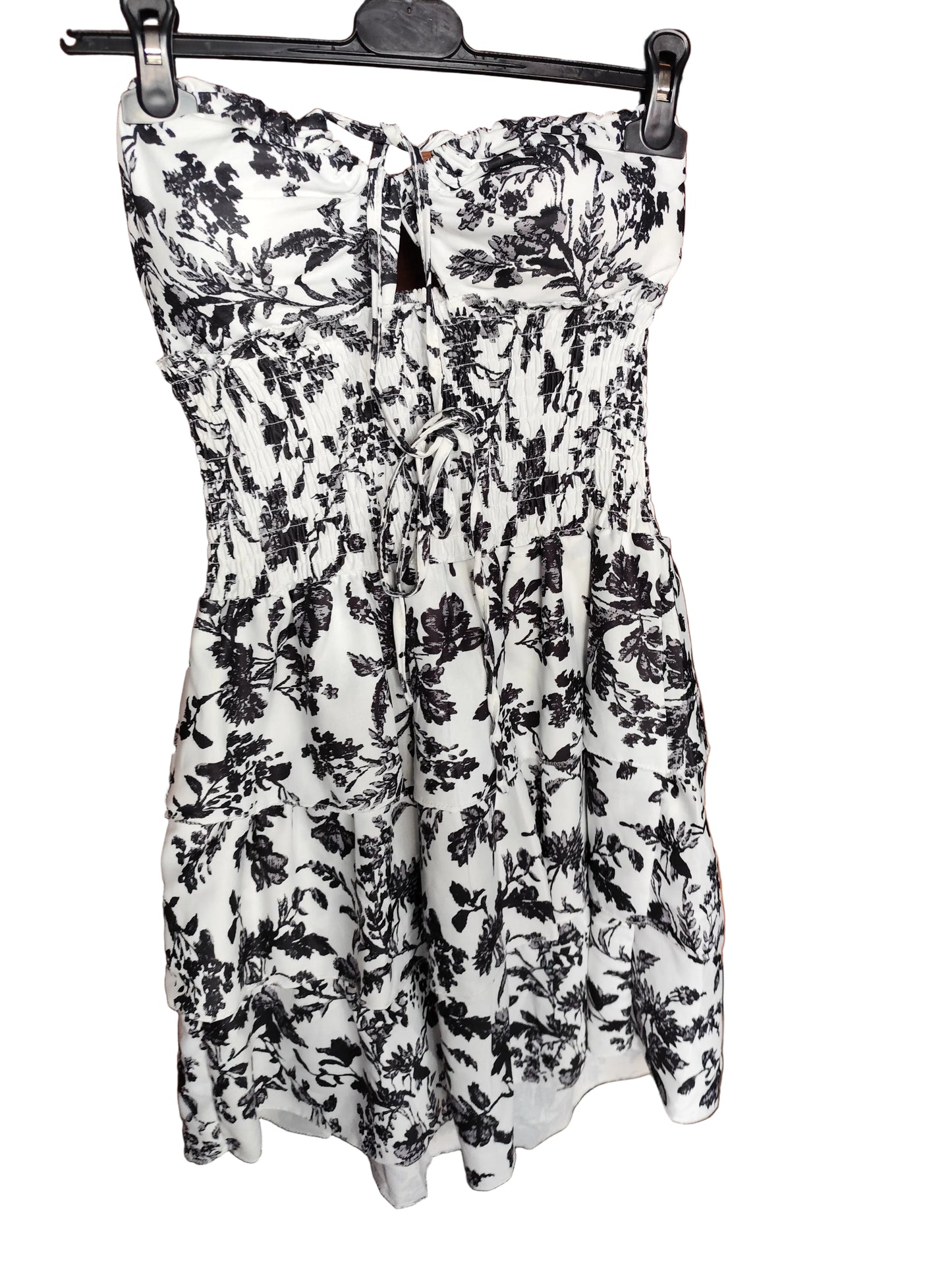 Robe Courte Fleurie à Volants – Style Bohème Chic