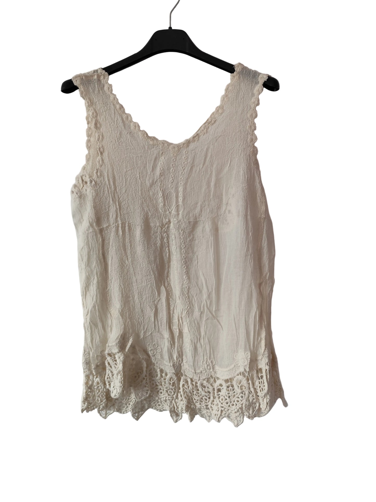 Top Bohème en Coton Gaufré – Détails Dentelle & Dos Croisé