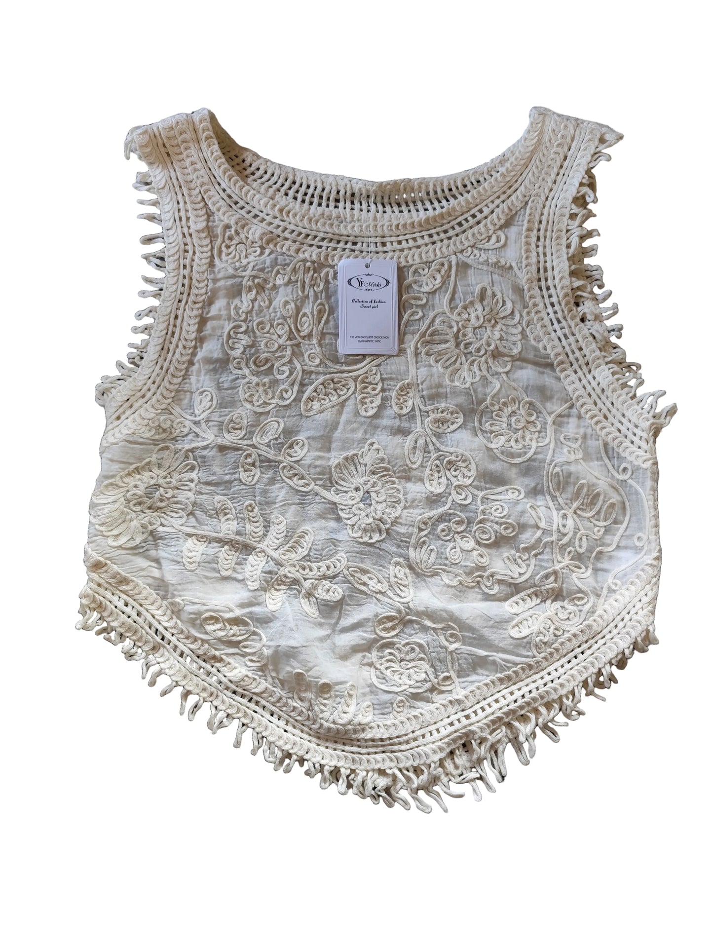 Le Top Bohème en Coton Brodé – L’Essentiel de votre Été