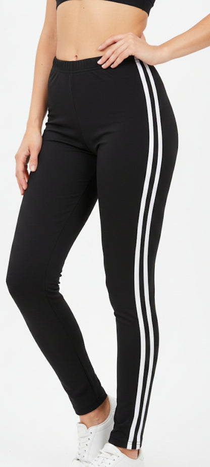 Legging Sport & Lifestyle – Noir à Bandes Latérales Blanches ✨