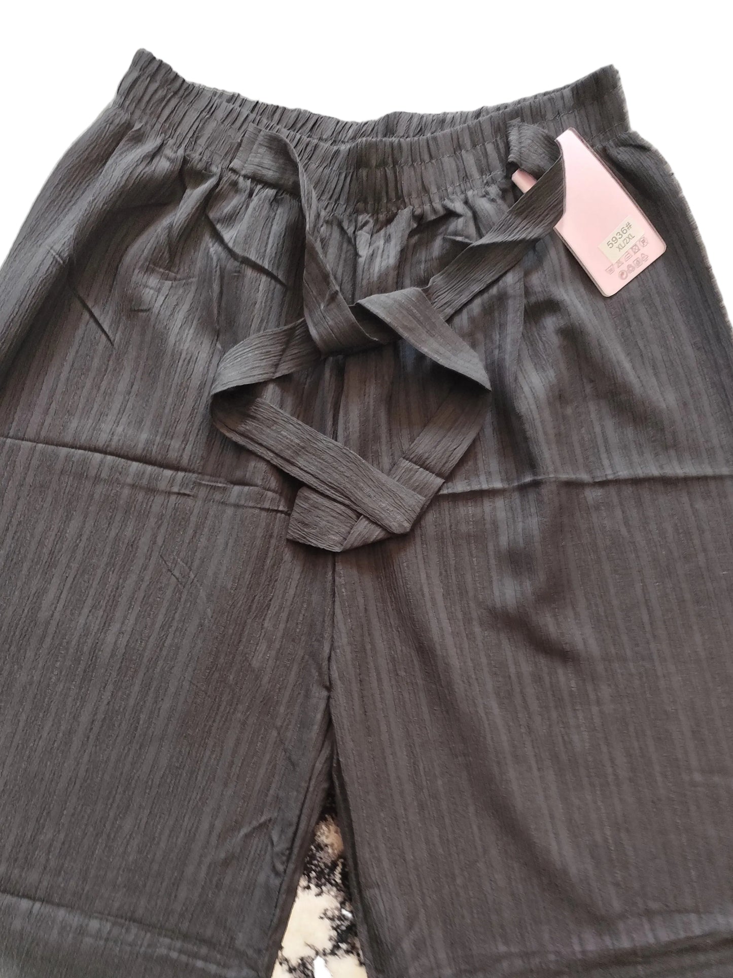 🌟 Le Pantalon Large Fluide : L'Indispensable de l'Été