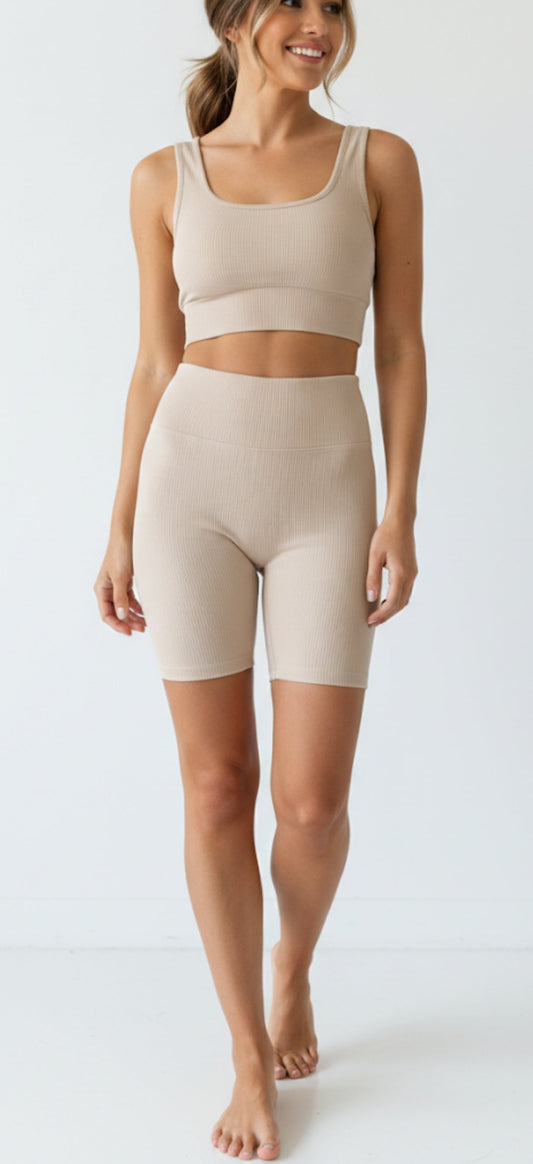 ✨ L’ENSEMBLE INDISPENSABLE DE VOTRE DRESSING ✨