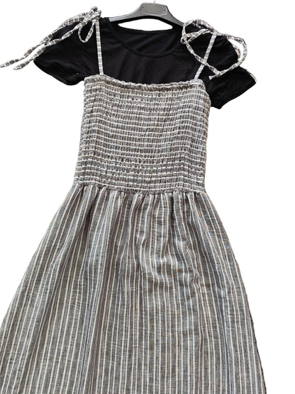Ensemble 2-en-1 : Robe Longue à Rayures & T-shirt Blanc/noir