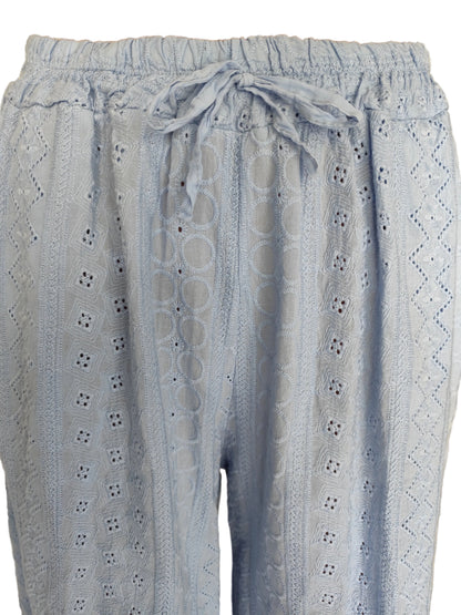 Pantalon Large en Broderie Anglaise – Élégance Bohème & Confort Absolu, fabrique en Italie