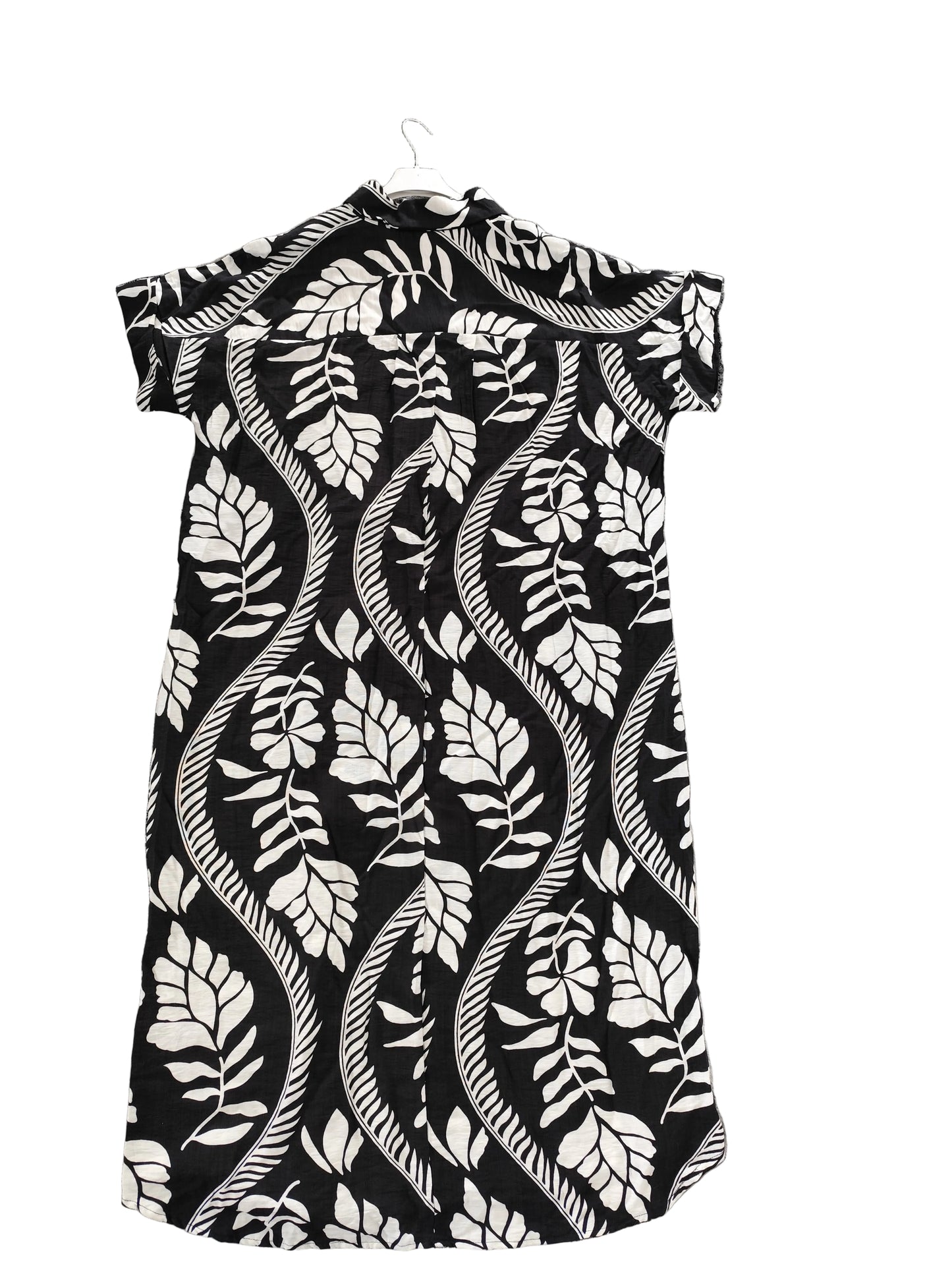Robe chemise fluide motif graphique noir et blanc – Style chic & bohème