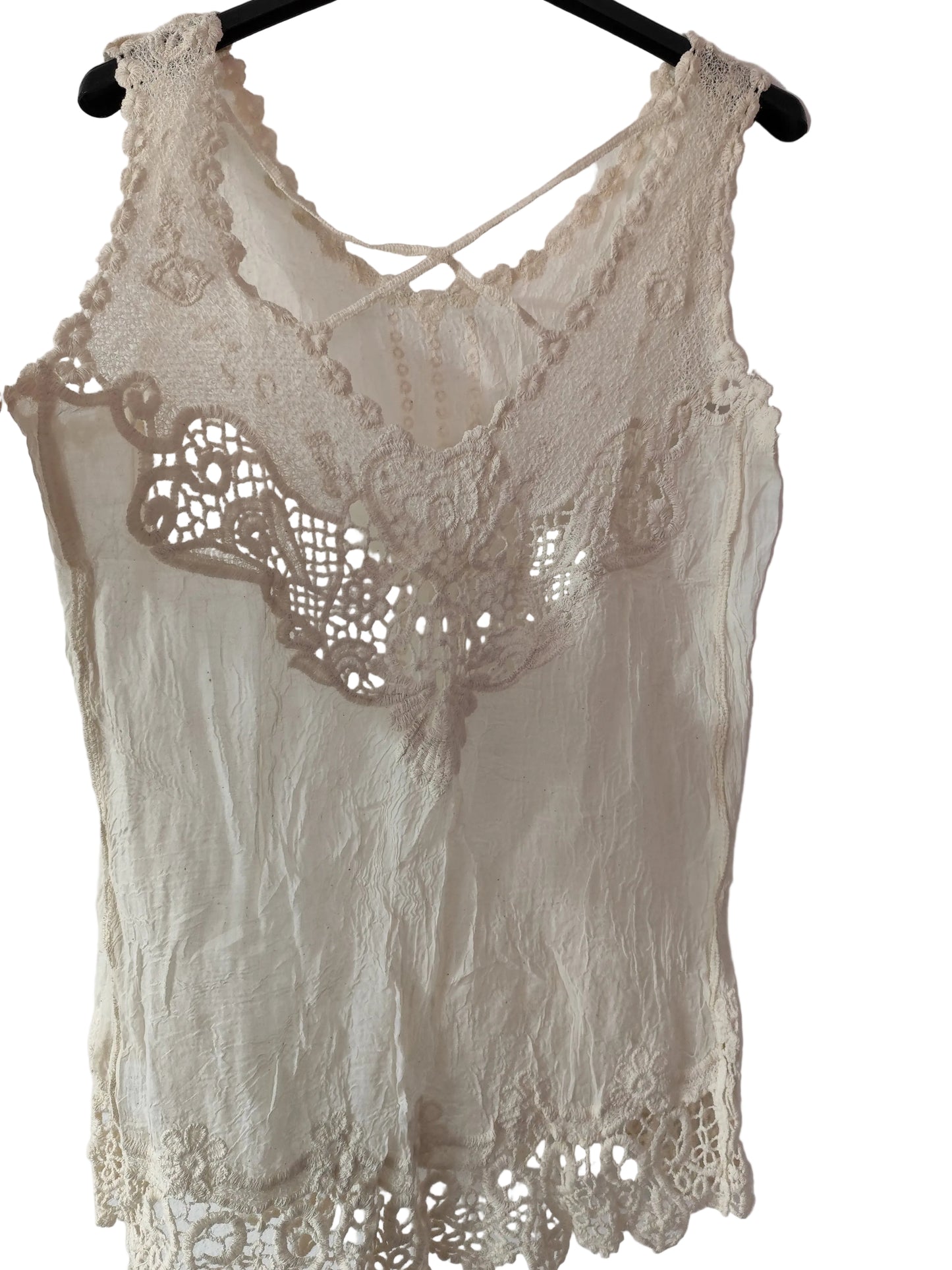 Top Bohème en Coton Gaufré – Détails Dentelle & Dos Croisé