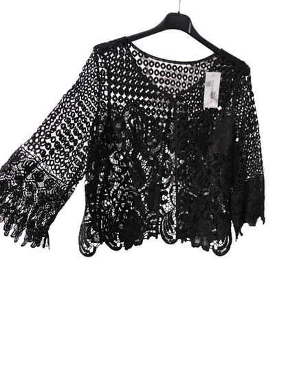 Gilet en Dentelle Florale – L’Élégance Bohème-Chic