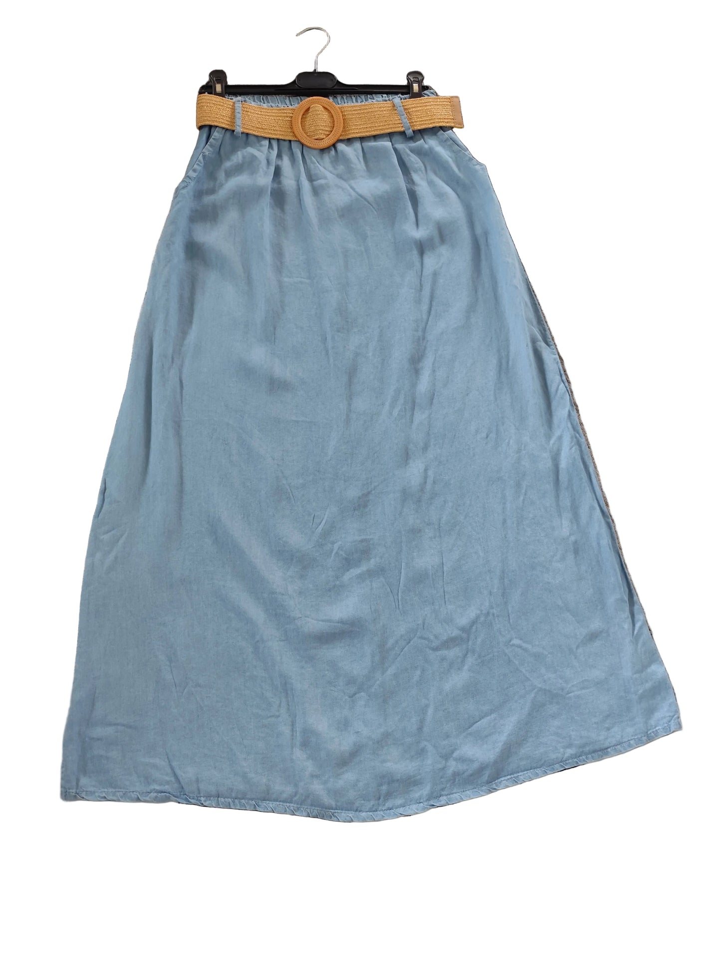 Jolie jupe longue fluide bleu ciel avec ceinture tressée incluse