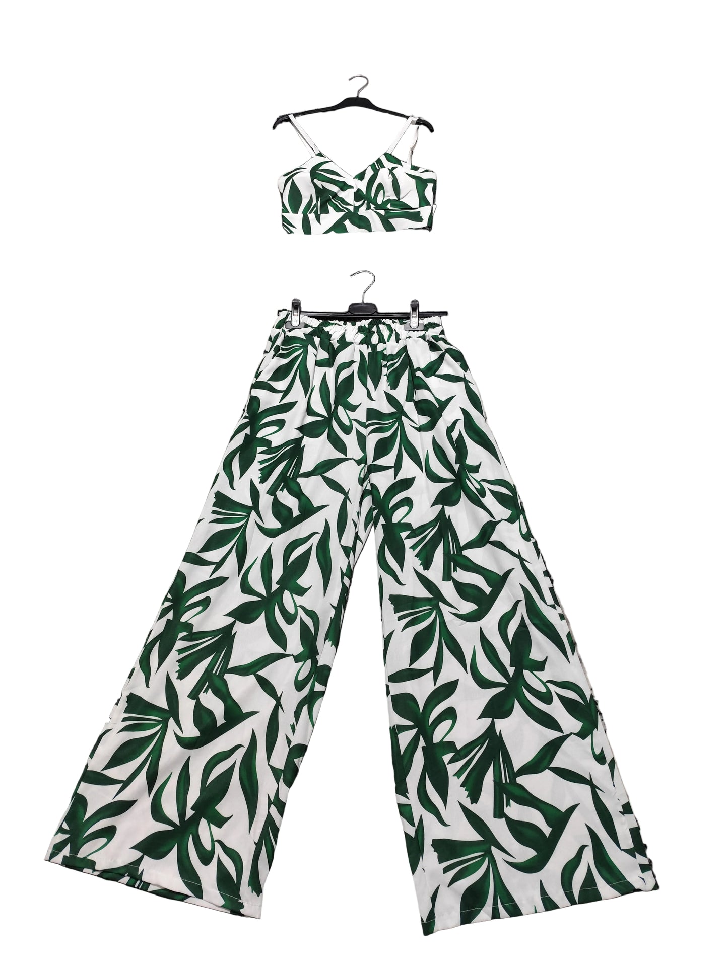 Ensemble Estival Chic – Top Crop & Pantalon Fluide – Imprimé Feuillage