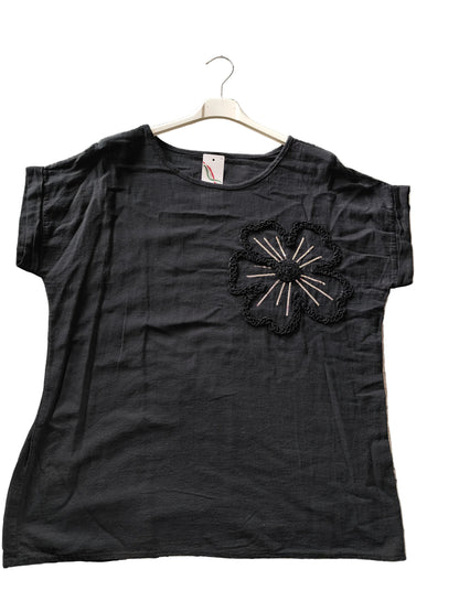 Blouse légère à motif fleur brodée – Style bohème chic