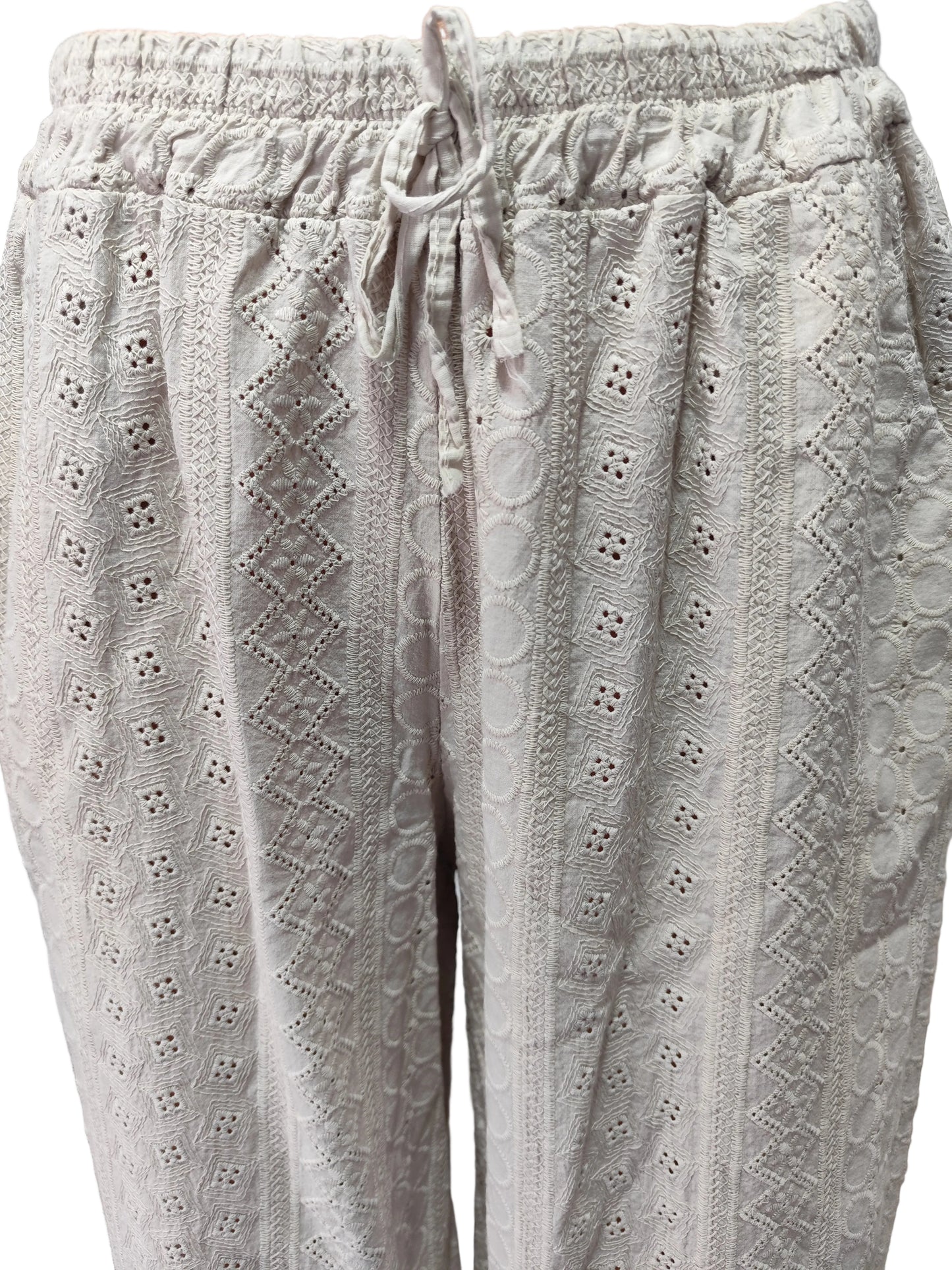 Pantalon Large en Broderie Anglaise – Élégance Bohème & Confort Absolu, fabrique en Italie